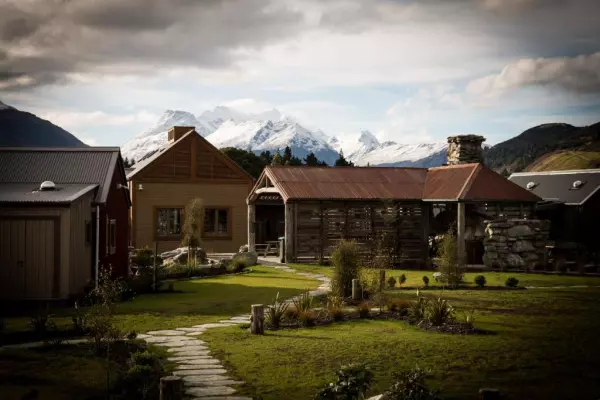 Headwaters: the dream zombie apocalypse hideaway