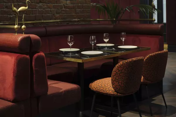 Review: Lola Rouge beats expectations