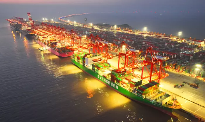 Trump stuns with tariff backtrack but punishes China